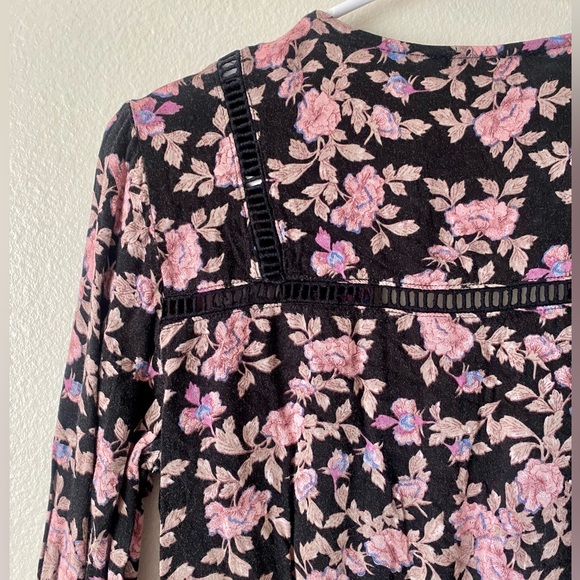 HONEY PUNCH Black & pink floral long sleeve romper W/v neckline, sz M - Picture 13 of 16
